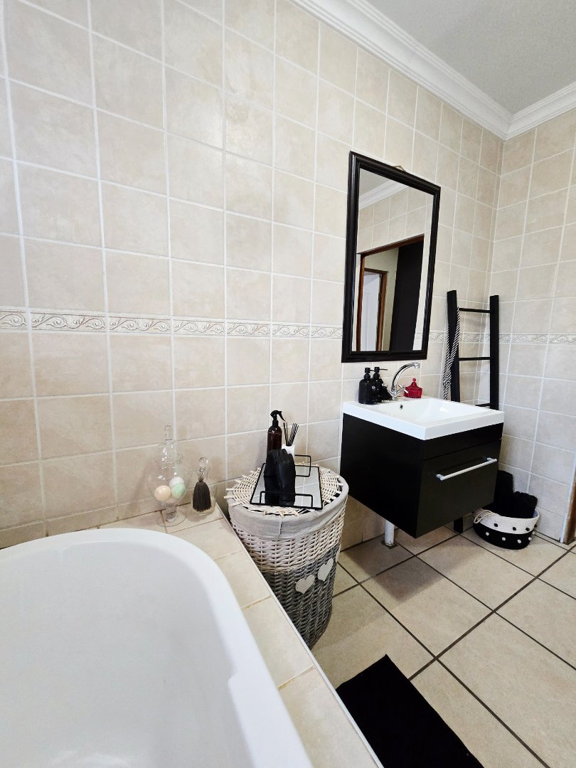 3 Bedroom Property for Sale in Wilkoppies North West